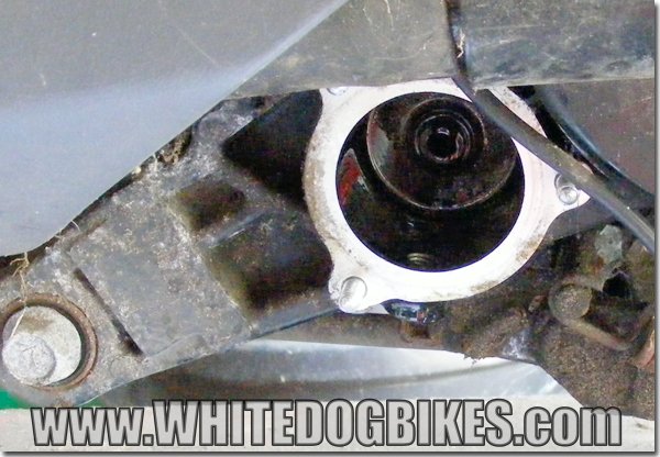 AN125 oil filter hole