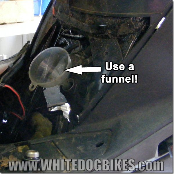 AN125 engine oil funnel