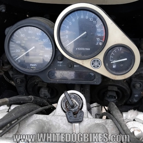 Yamaha FZS600 Fazer clocks from a pre 2002 (facelift) model