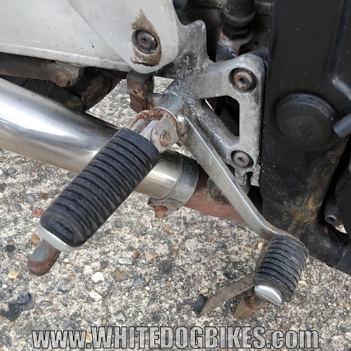 Back brake foot pedal on a FZS600 Fazer