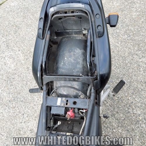 FZS600 Fazer U lock storage area under the seat