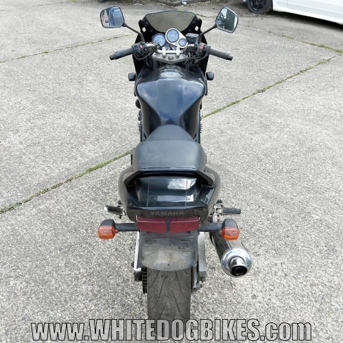 Yamaha FZS600 Fazer rear view