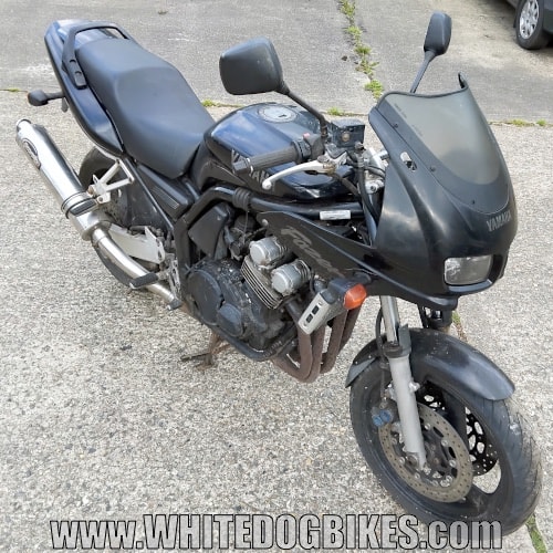 Yamaha 600 Fazer front/right side view
