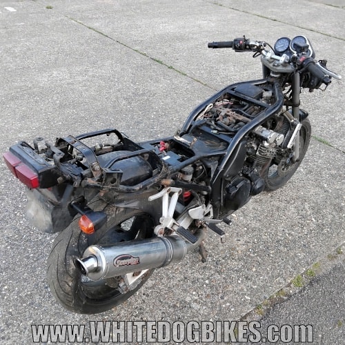 Yamaha FZS600 Fazer rear/right view