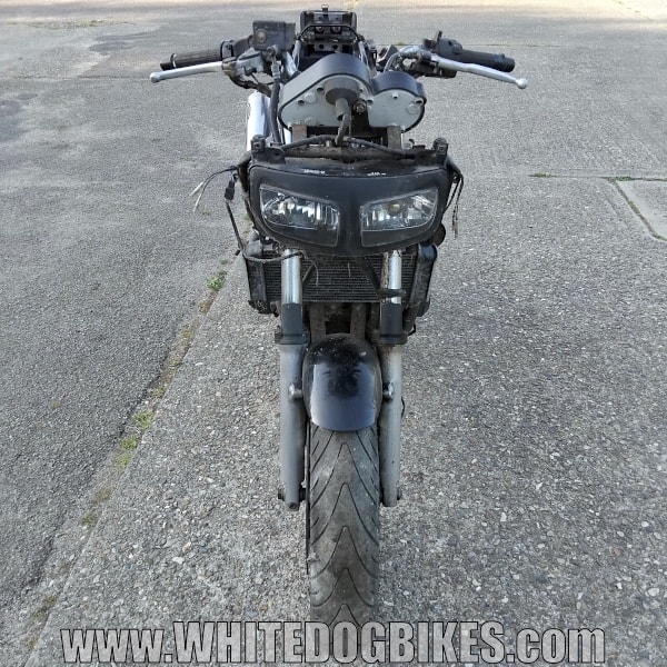 Yamaha Fazer 600 front view