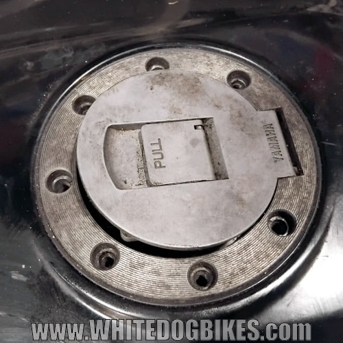 Petrol filler cap in the closed position