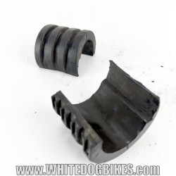 OEM Yamaha FZS600 Fazer fuel tank rubber mounts