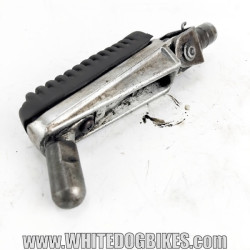 OEM Yamaha FZS600 Fazer used left front footpeg with rubber pad