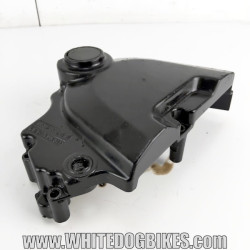 Genuine Yamaha FZS600 Fazer used front sprocket cover with clutch mechanism