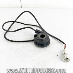 Genuine Yamaha FZS600 Fazer used working front speedo drive in black with wire and connector