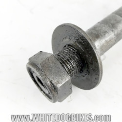 Yamaha FZS600 Fazer Back Wheel Axle | Quality Used Motorcycle Part