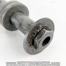 Yamaha FZS600 Fazer Back Wheel Axle | Quality Used Motorcycle Part