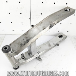 Genuine Yamaha FZS600 Fazer used rear swing arm in chrome removed from the bike
