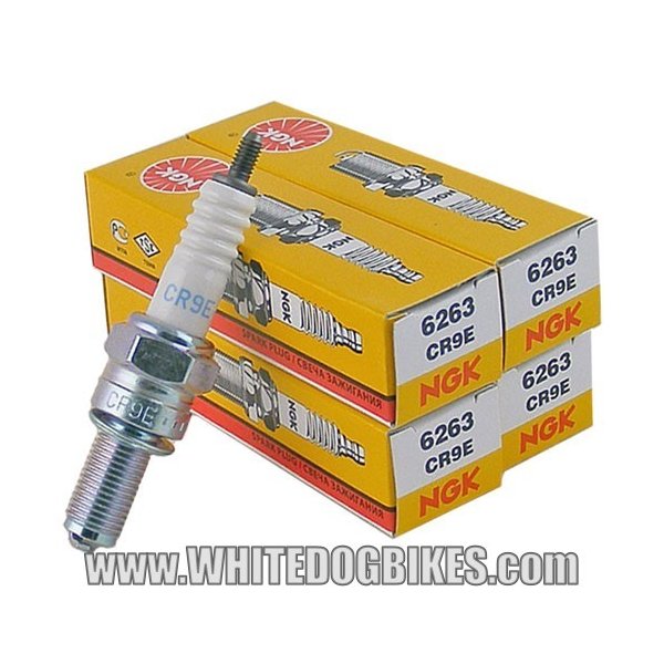 4 x NGK CR9E Spark Plug (set of 4 plugs)