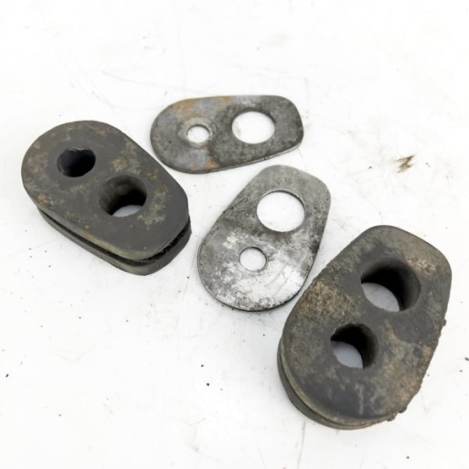 Genuine Yamaha FZS600 Fazer used rear indicator rubber spacers in black