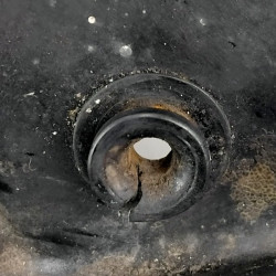 Yamaha FZS 600 Fazer Rubber AIr Box Cover | Quality Used Motorcycle Part