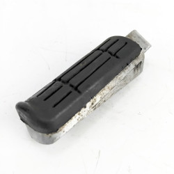 OEM Yamaha FZS600 Fazer used left pillion peg with rubber - 4DNL