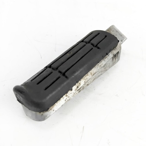 OEM Yamaha FZS600 Fazer used left pillion peg with rubber - 4DNL