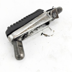 OEM Yamaha FZS600 Fazer used left front footpeg with rubber pad