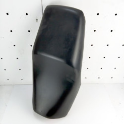 Genuine Yamaha FZS600 Fazer used seat in black with marks from use