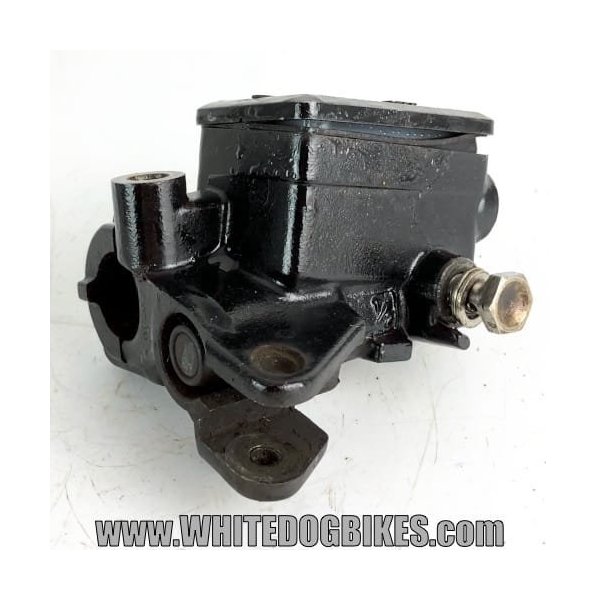 ER5 brake master cylinder