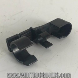 2002 Yamaha YZF-R1 5PW Plastic Fuel Pipe Clamp - 9046416005