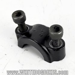 650 Deauville front brake cylinder holder